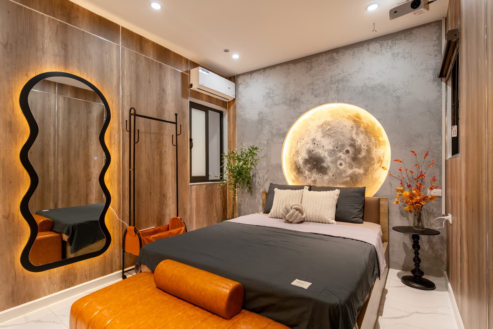 Full-Moon Room 303DVH