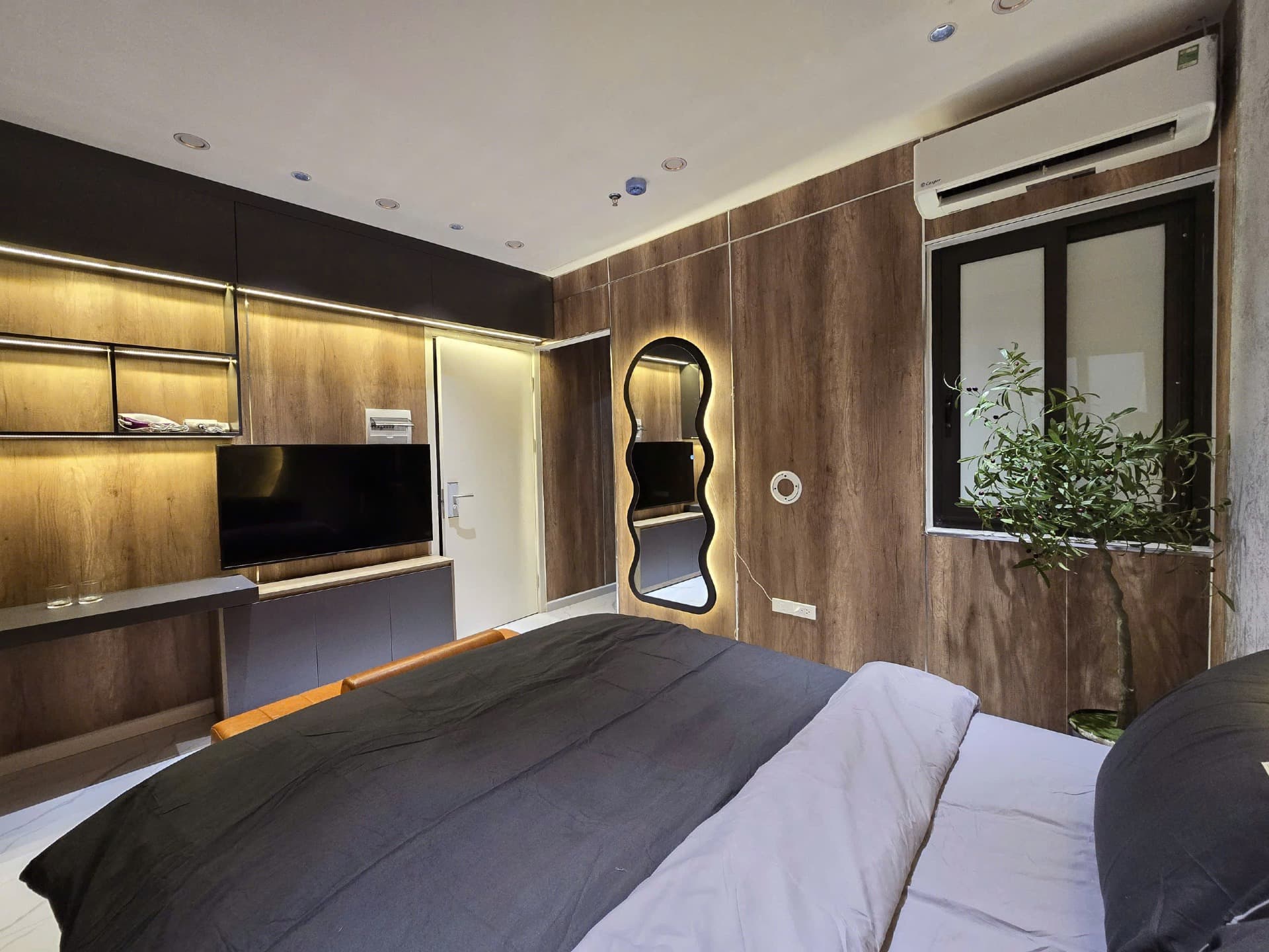 Full-Moon2 Room 403DVH