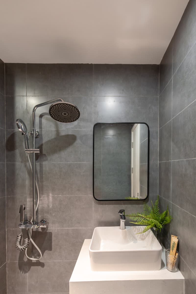 Red Room 502DVH - 20