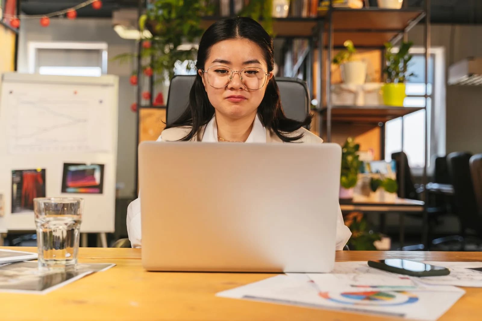 Vì sao người trẻ ngày càng khó đọc hết một bài viết dài hơn 1000 từ