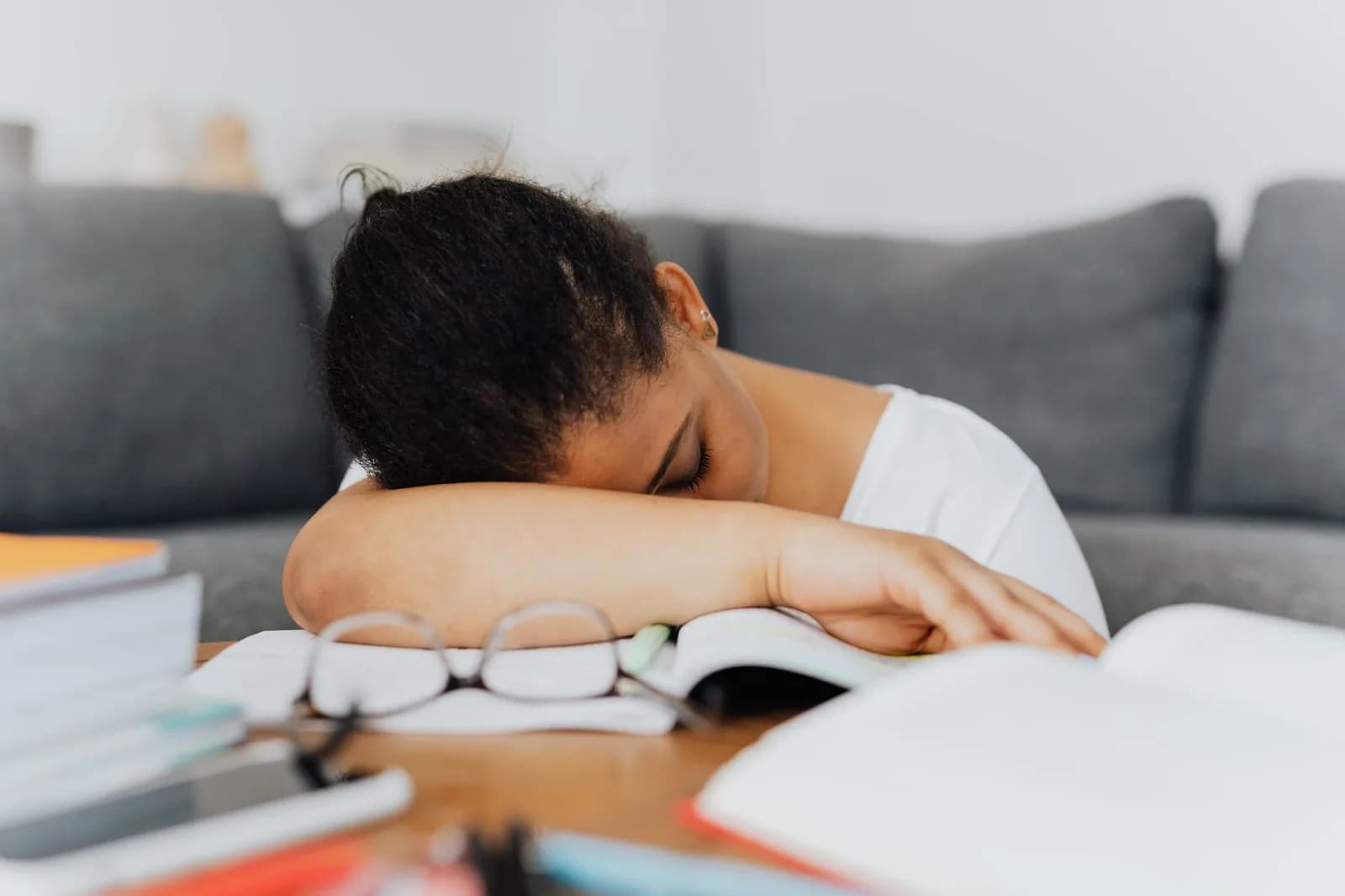 Nữ sinh có kinh nguyệt nhiều cần đi khám thiếu máu khi nào