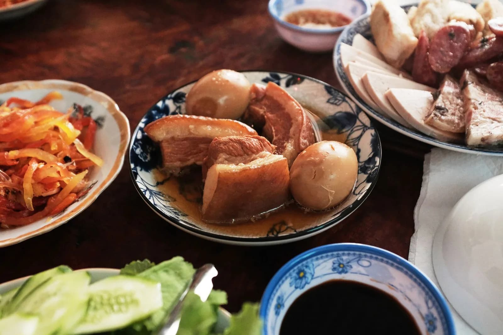 Bánh dày kẹp giò có nguồn gốc từ đâu trong văn hóa ẩm thực Việt