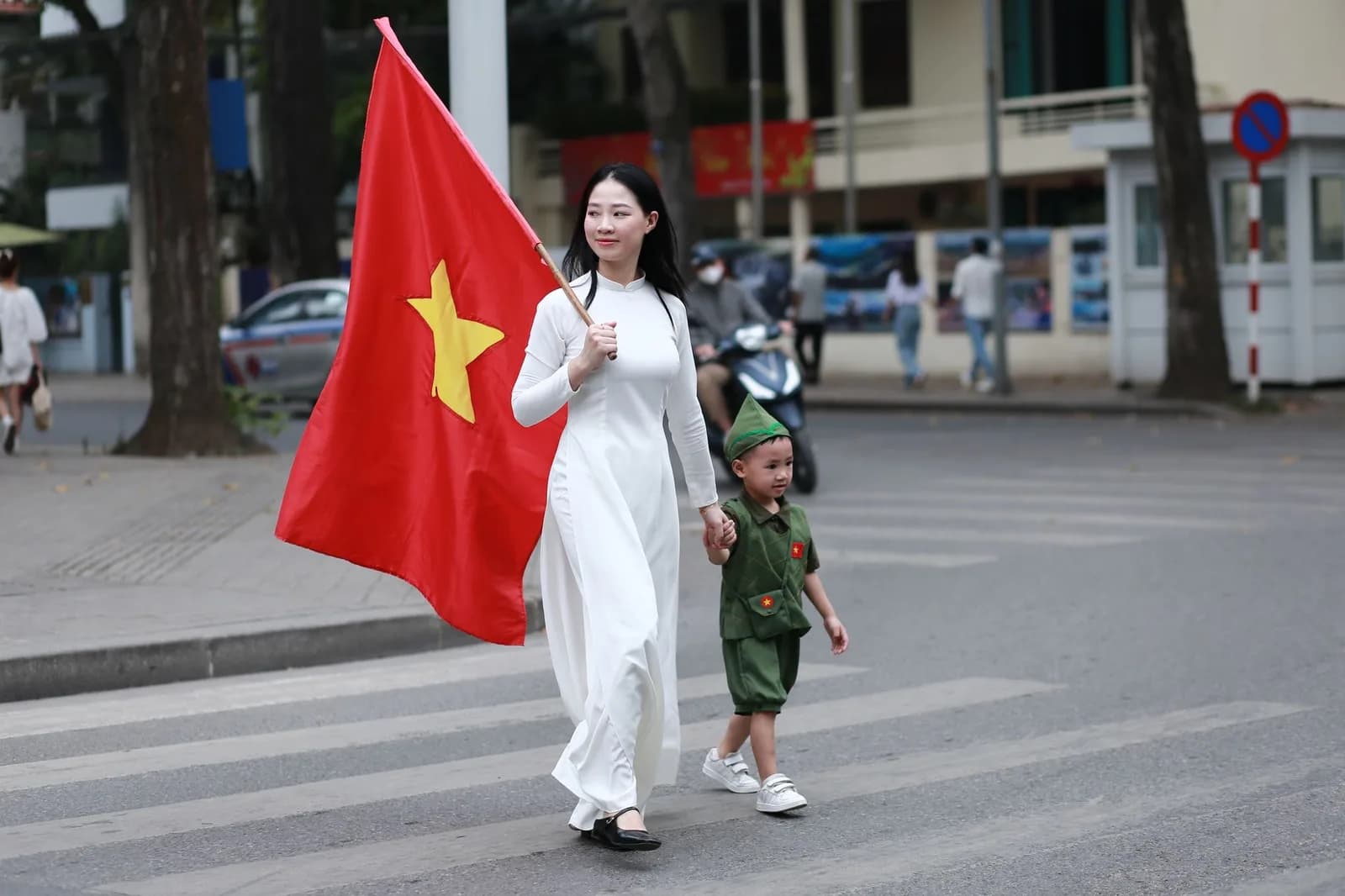 Đưa trẻ dưới 10 tuổi khám phá phố cổ Hà Nội bằng cách nào để đỡ mệt