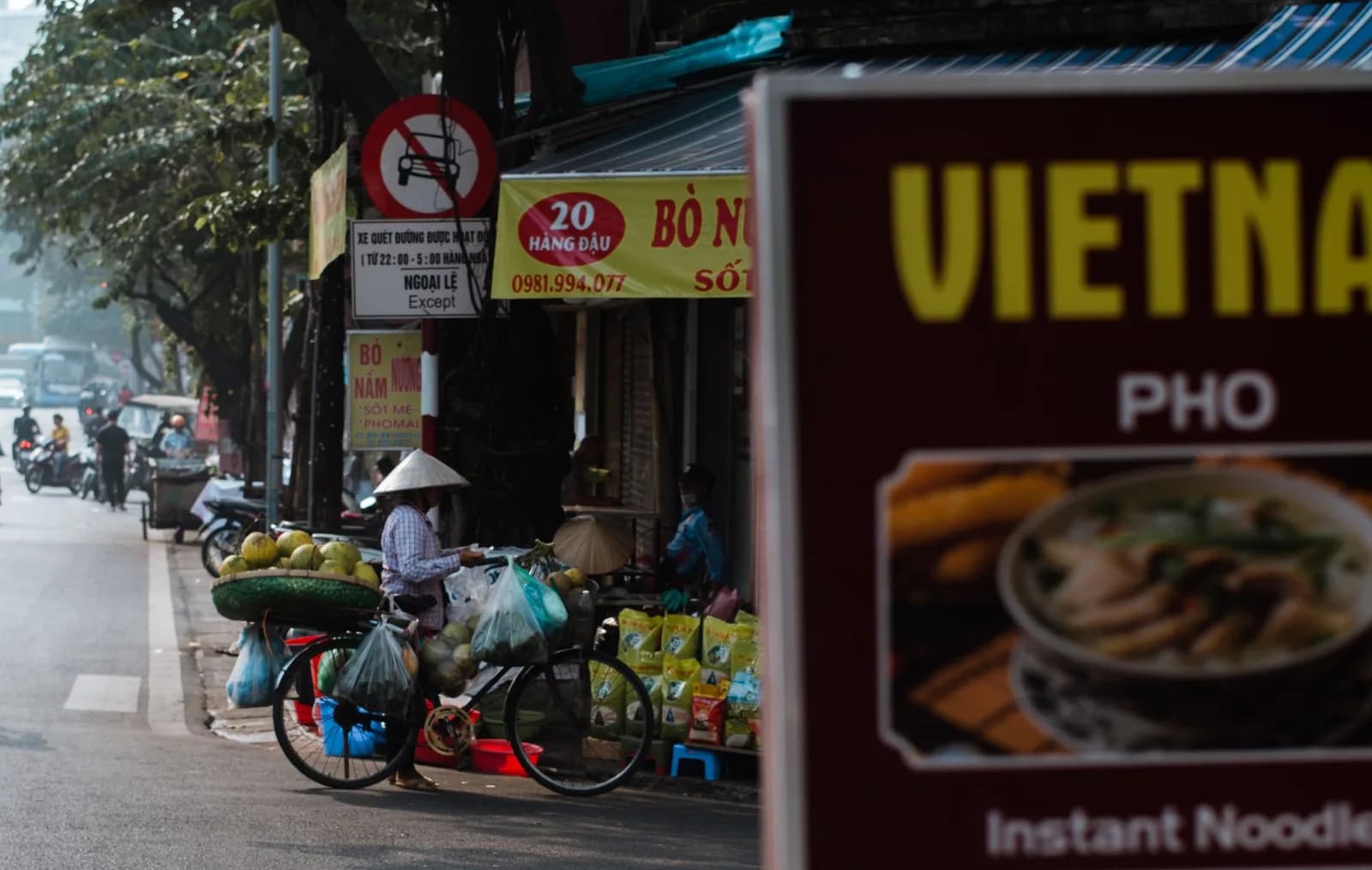 Mùa thu ở phố cổ Hà Nội nên thử món gì ngoài cốm