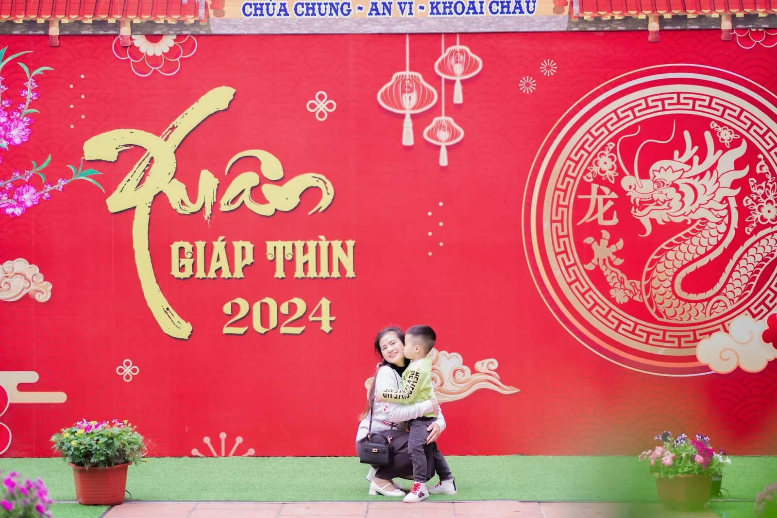 Nên đặt vé về quê trước Tết bao lâu khi nhiều năm chưa gặp gia đình