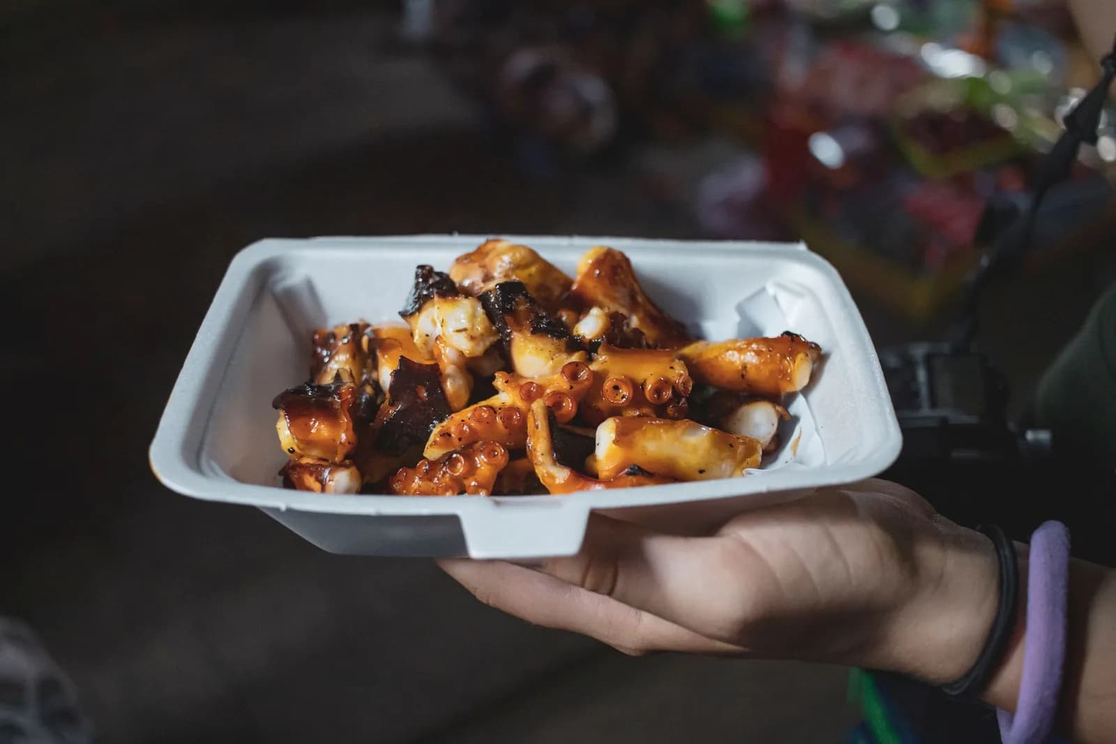 Cách bảo quản đồ ăn mua về sau chuyến food tour Hải Phòng