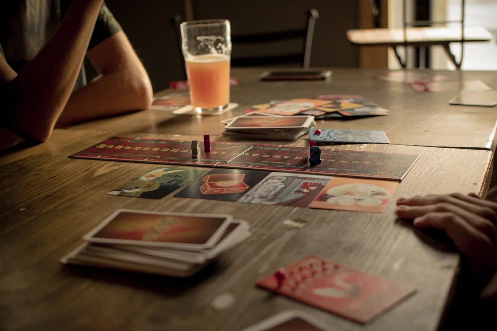 Board game nào phù hợp cho buổi tối mưa ở Đà Lạt