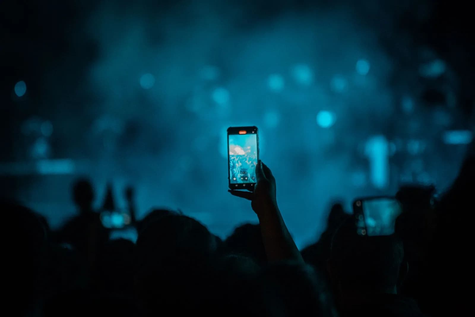 Combo vé concert BIGBANG và phòng ở Hà Nội có dấu hiệu lừa đảo nào