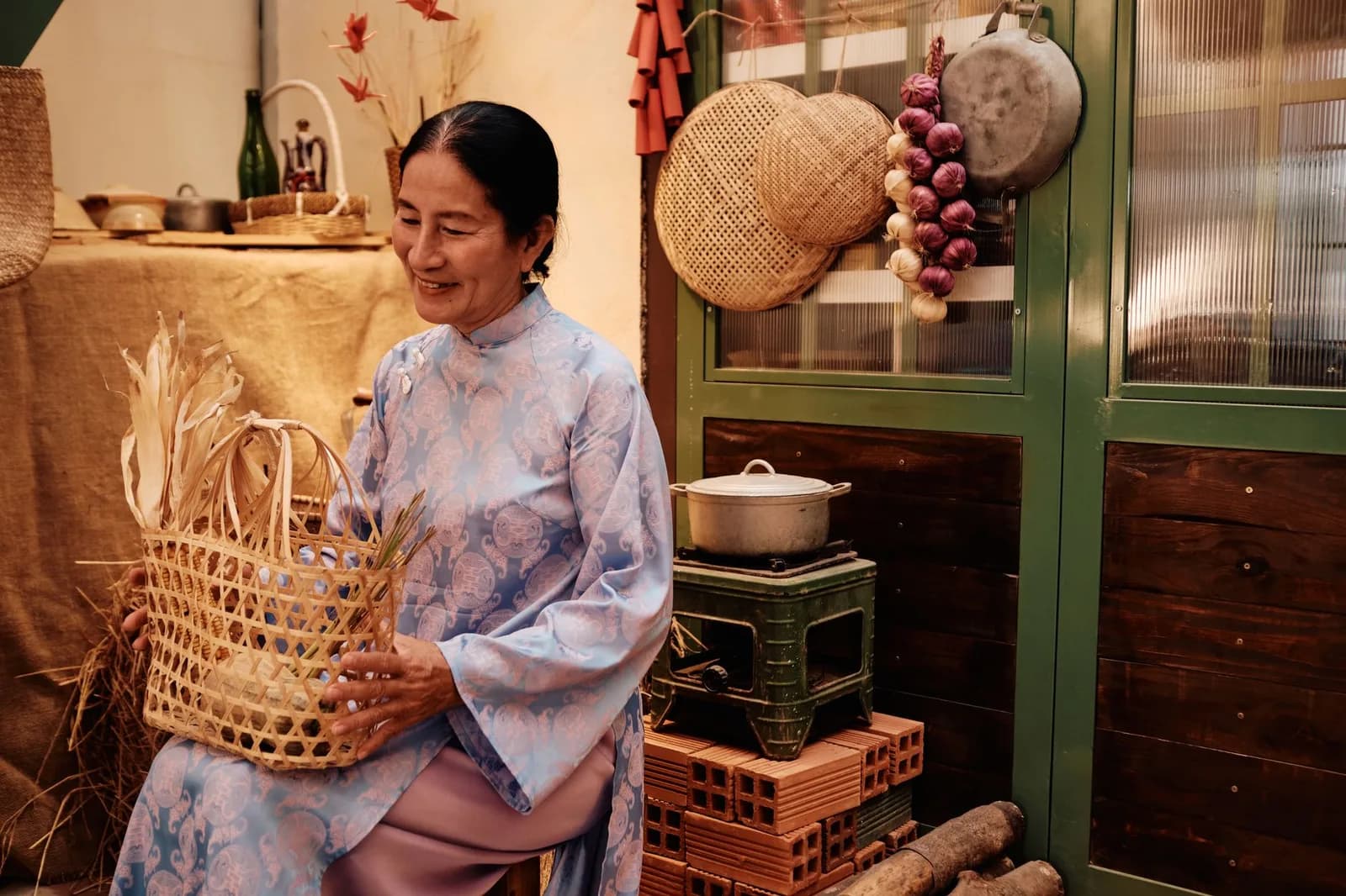 Từ Lúa Non Đến Cốm Xanh: Các Công Đoạn Làm Cốm Hà Nội