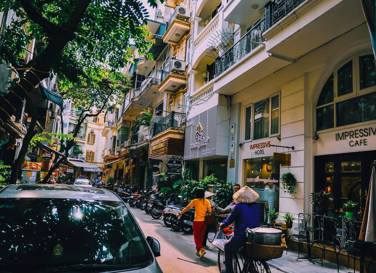 7 quán cà phê có chỗ ngồi ngoài trời cho buổi sáng mùa thu Hà Nội
