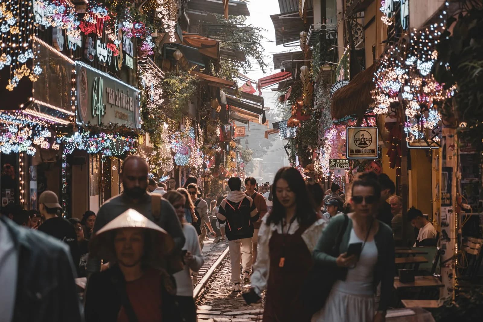 Cà phê đường tàu Hà Nội còn phù hợp để du khách ghé thăm không