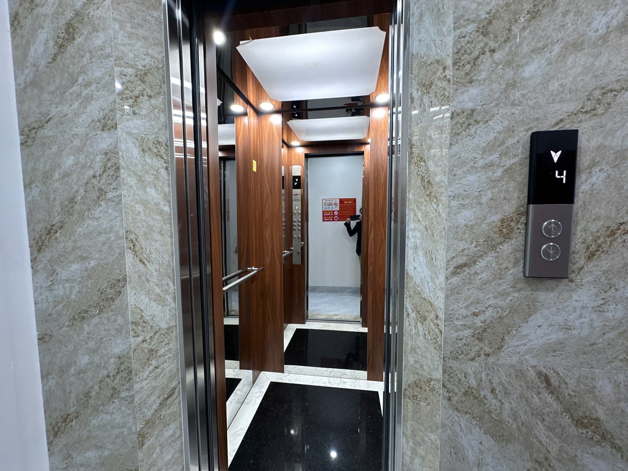 Neighbor House - 7