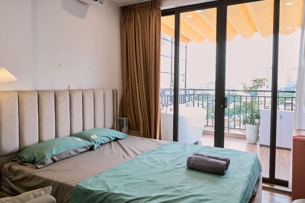 Bee Filmstay - 802TH