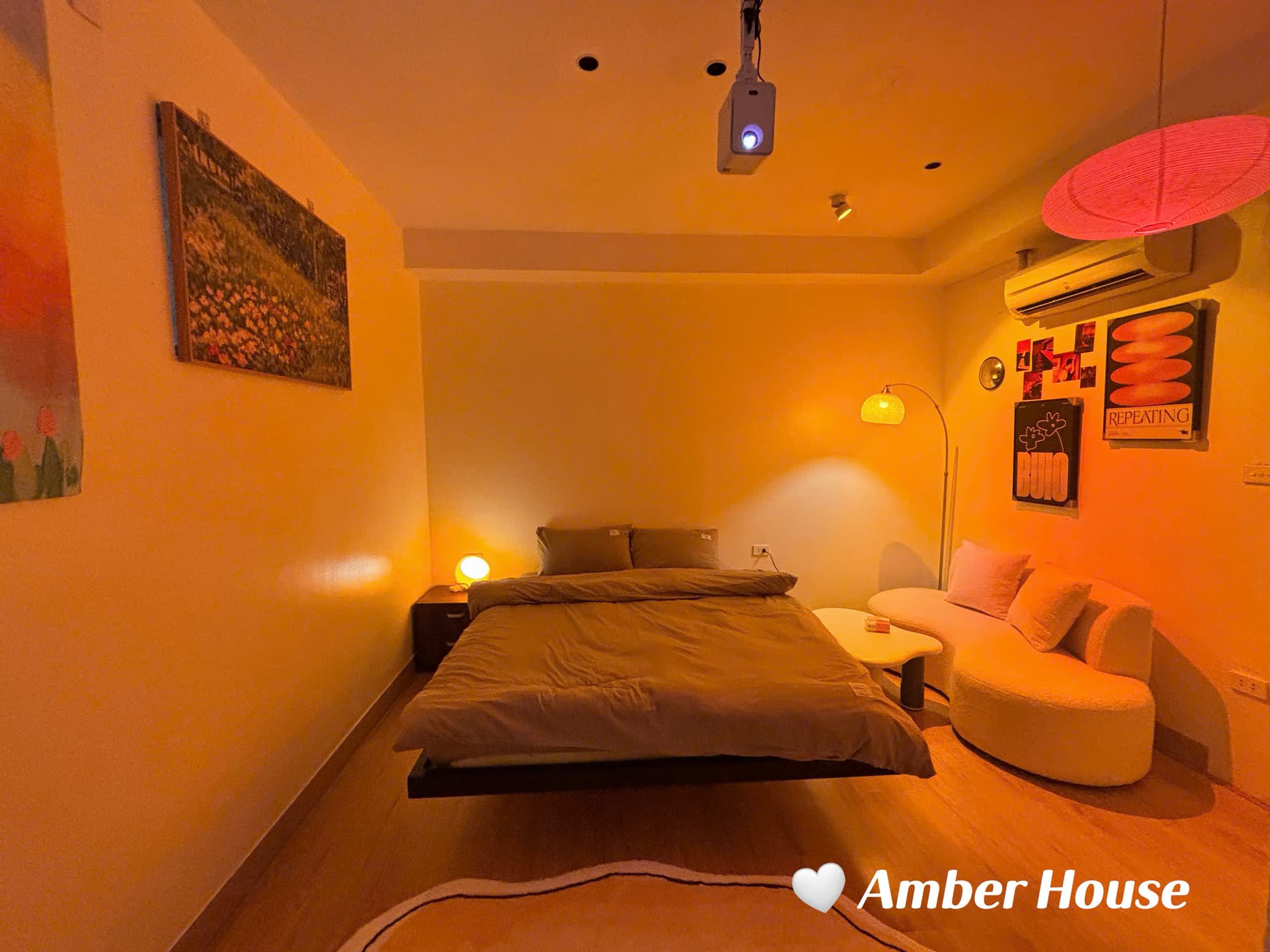 402 QH | Amber - 2