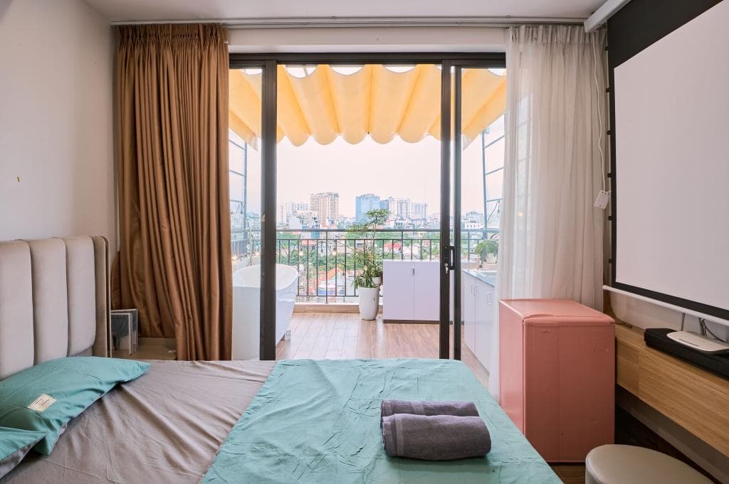 Bee Filmstay - 802TH - 6