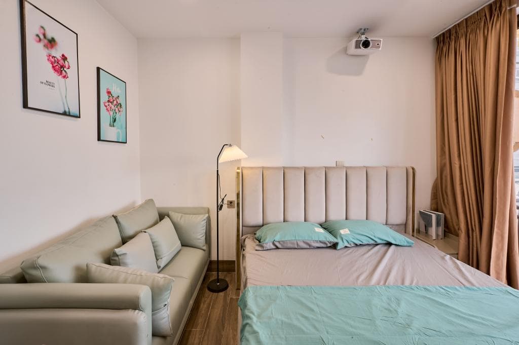 Bee Filmstay - 802TH - 2