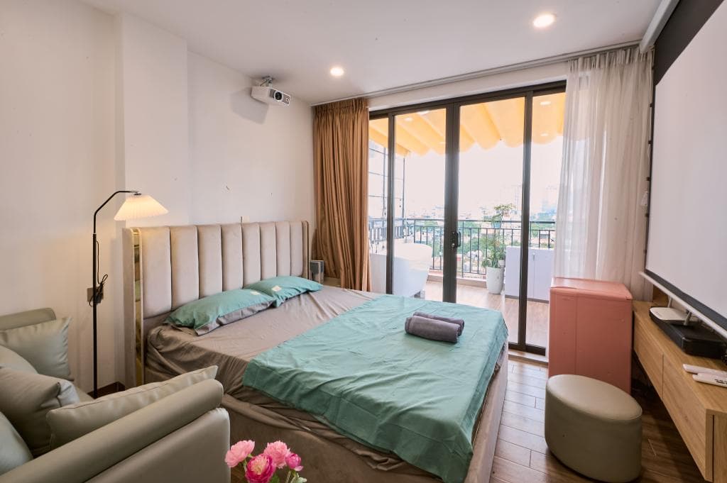 Bee Filmstay - 802TH - 5