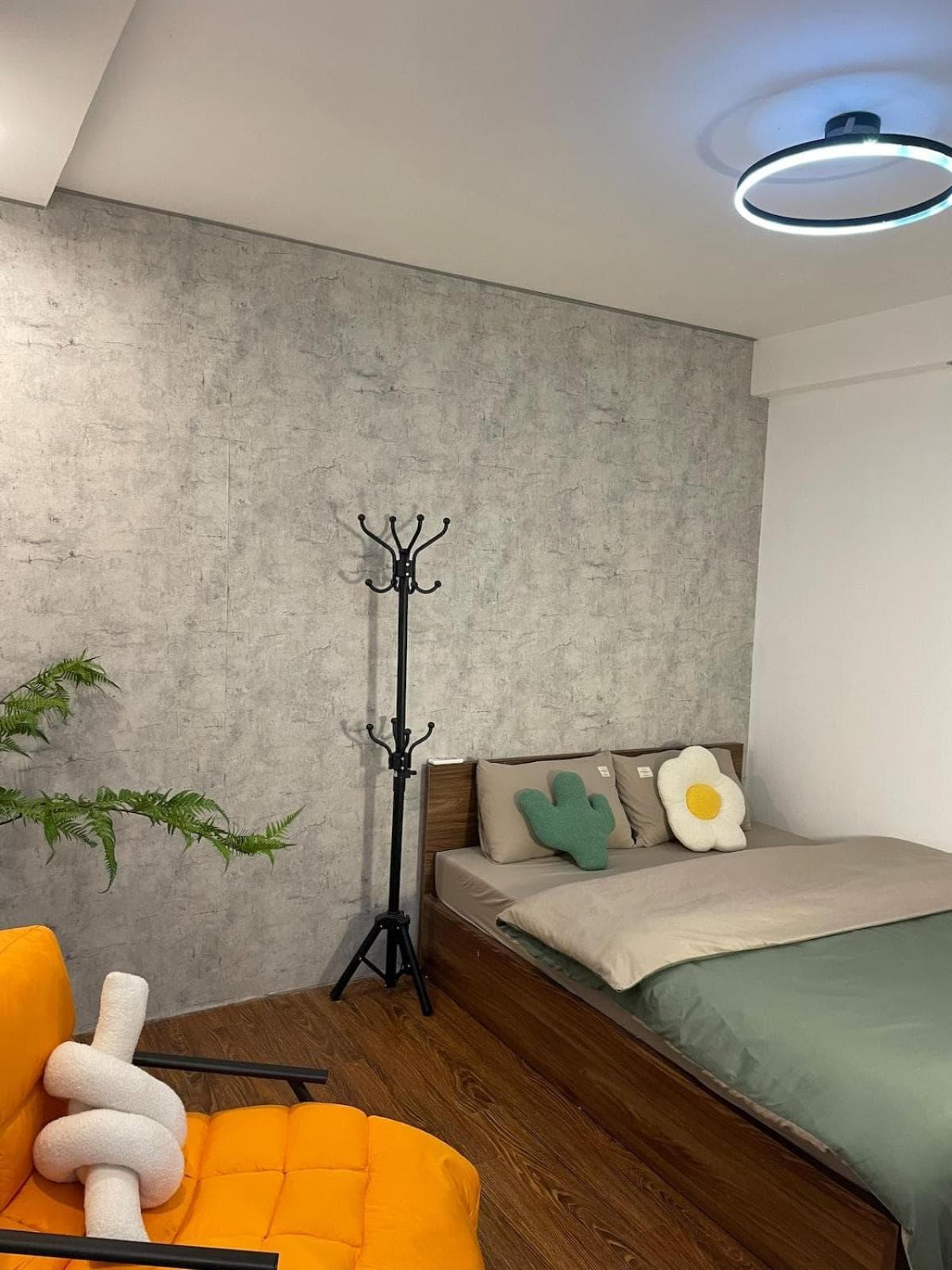 903 QH | Peach Room - 5