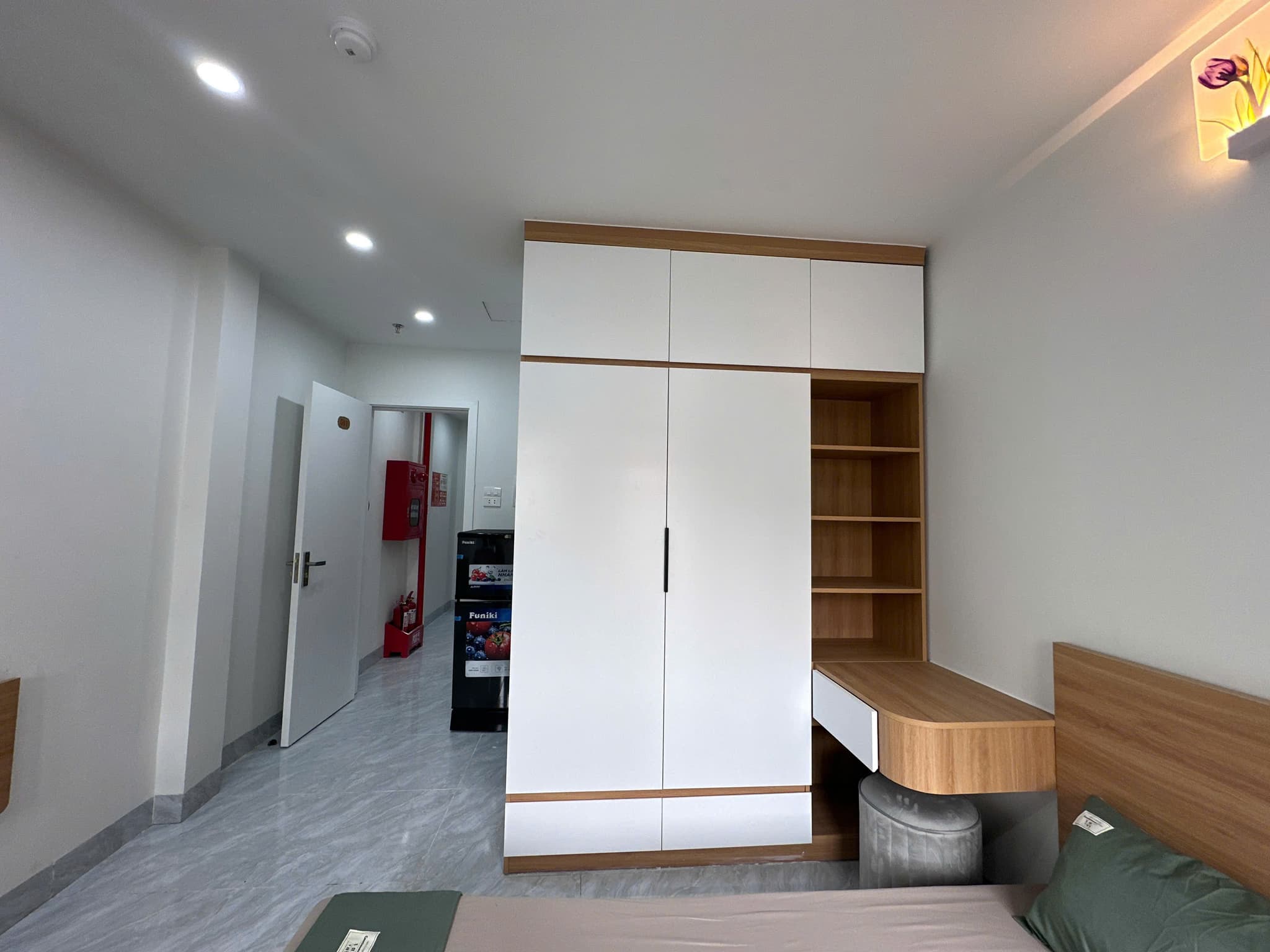 Neighbor House - 4