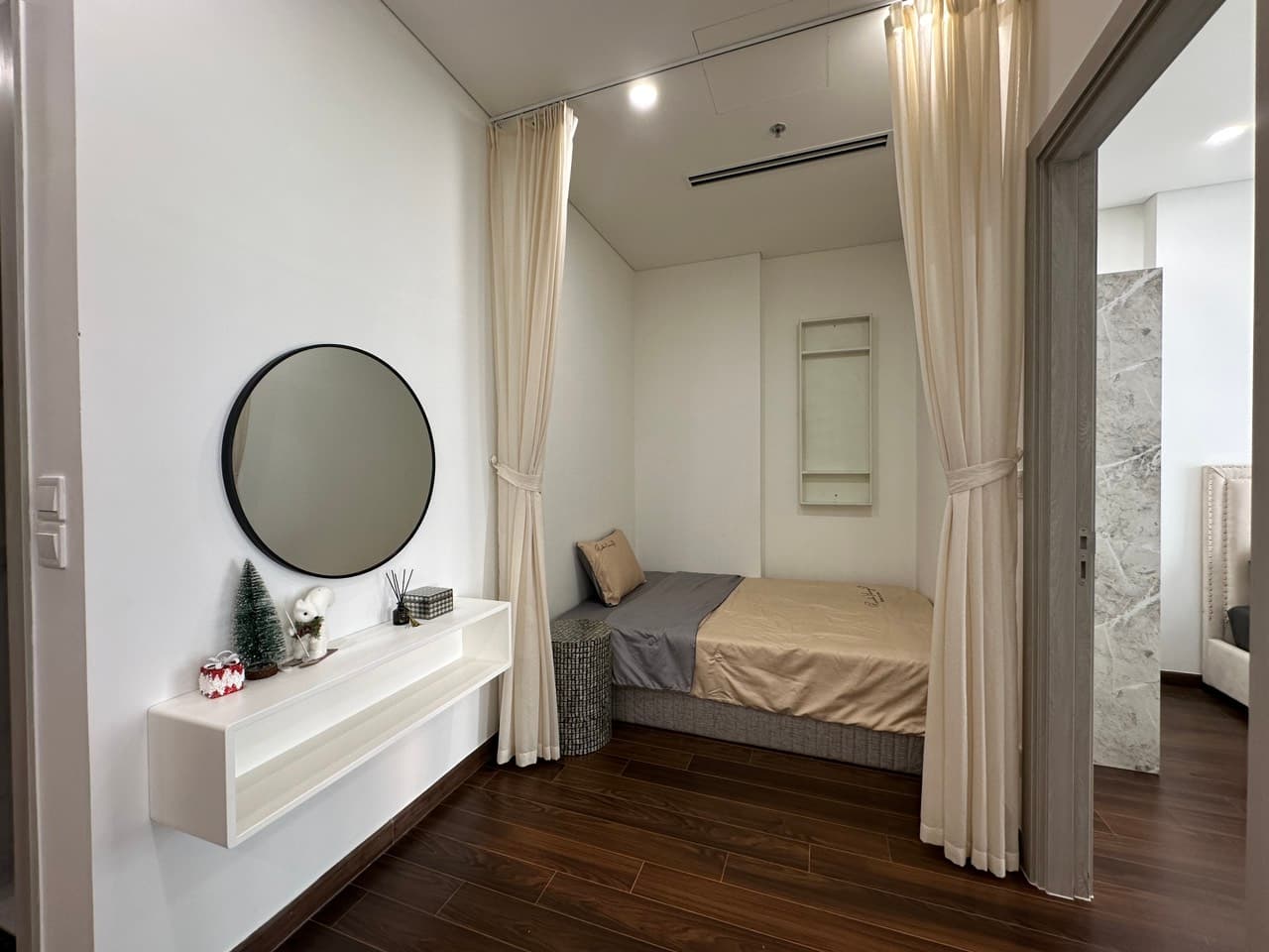 Dani B2126 - 15