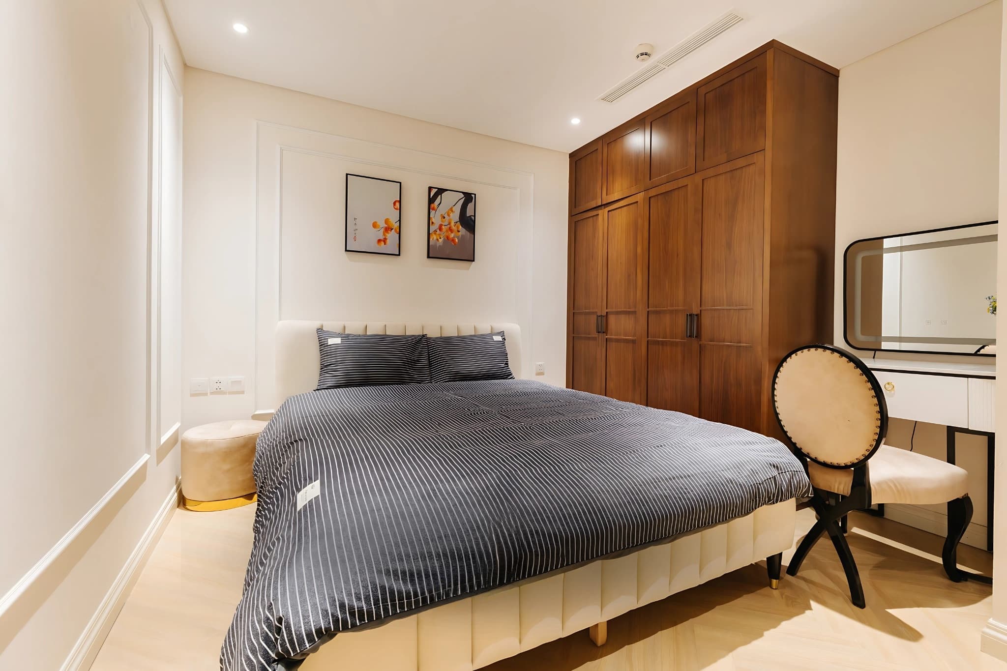 Diamond Suites 403 - 3