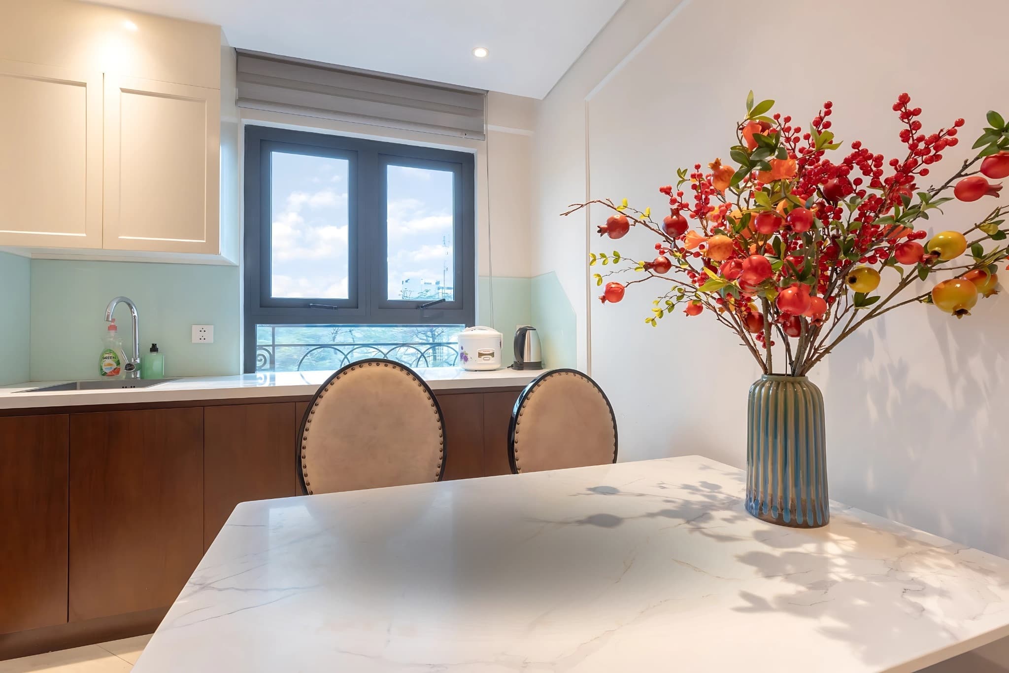 Diamond Suites 403 - 7