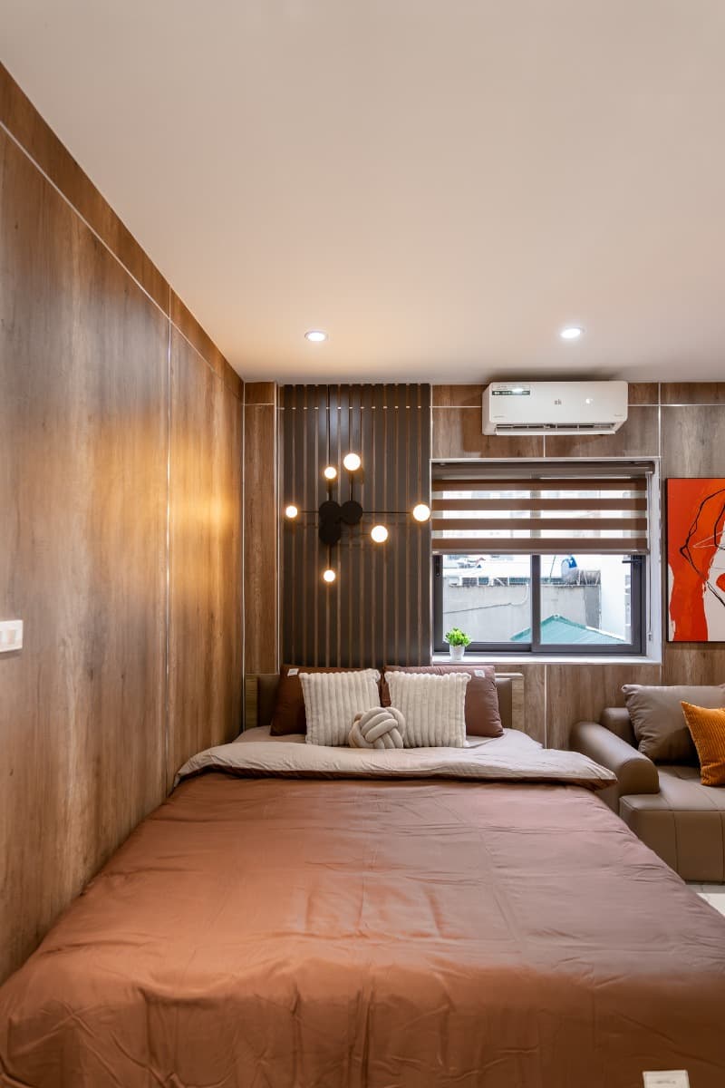 Red Room 502DVH - 25